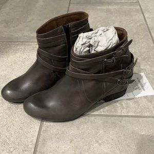 Gray strappy booties Women’s 8.5